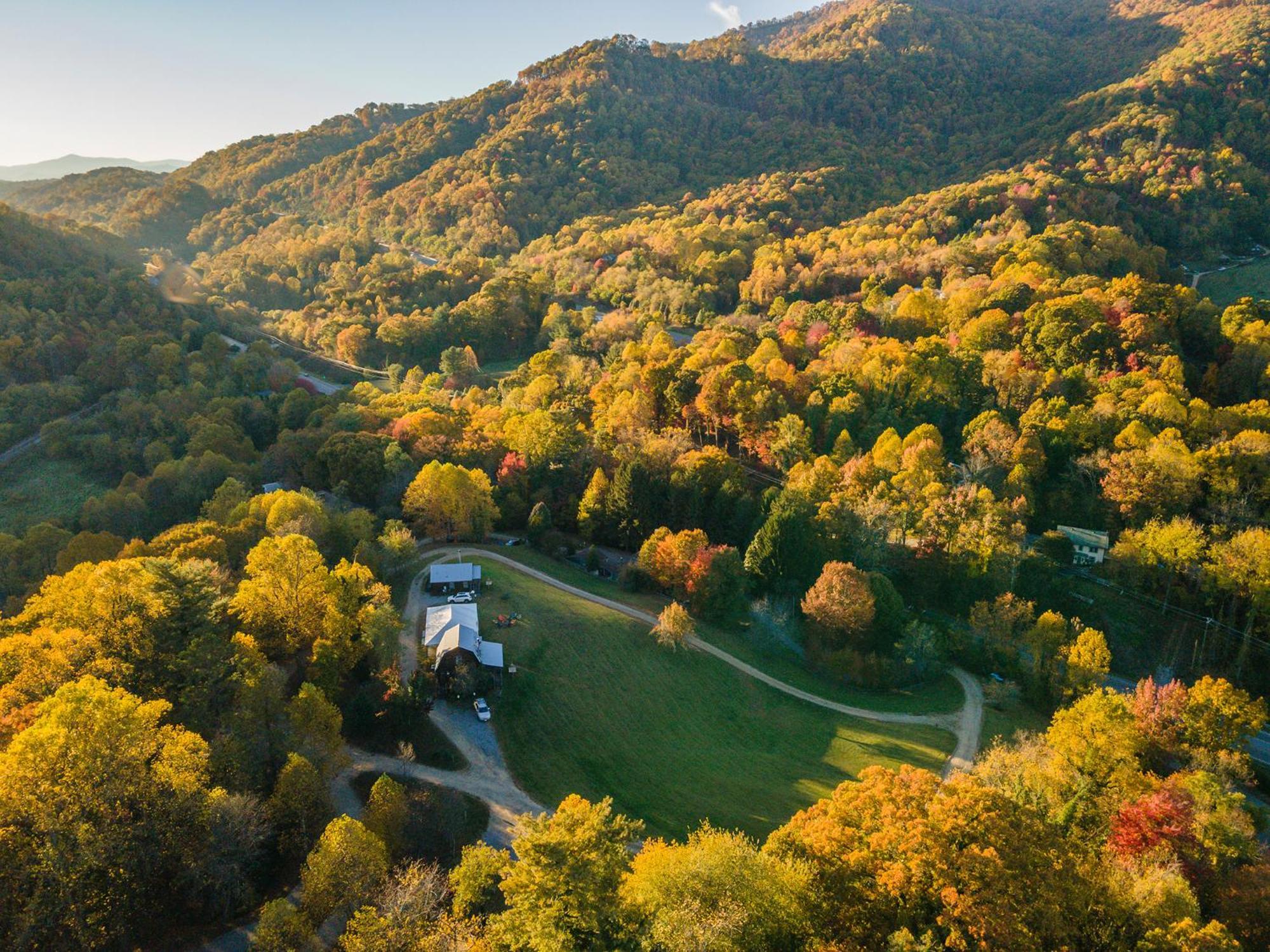Engadine Inn And Cabins Candler エクステリア 写真