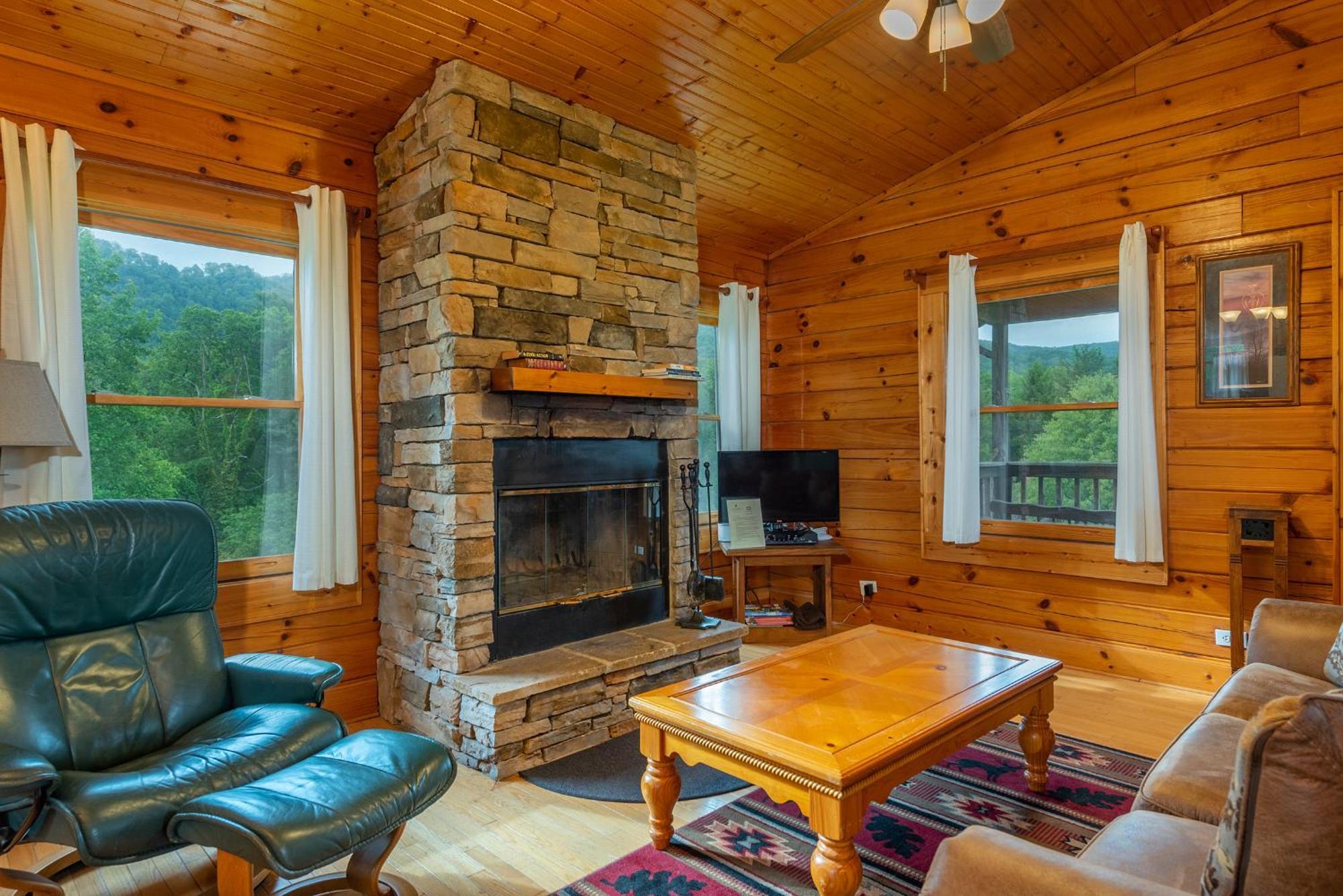 Engadine Inn And Cabins Candler エクステリア 写真