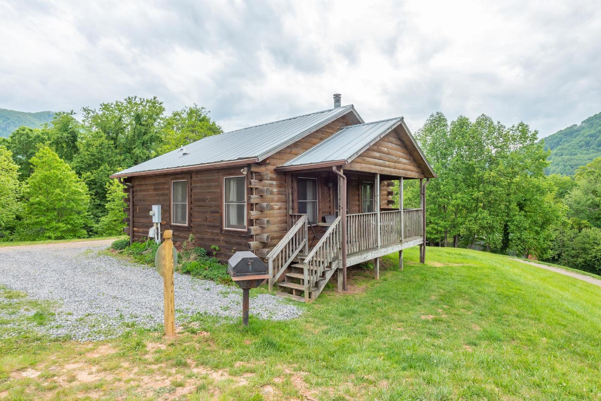 Engadine Inn And Cabins Candler エクステリア 写真