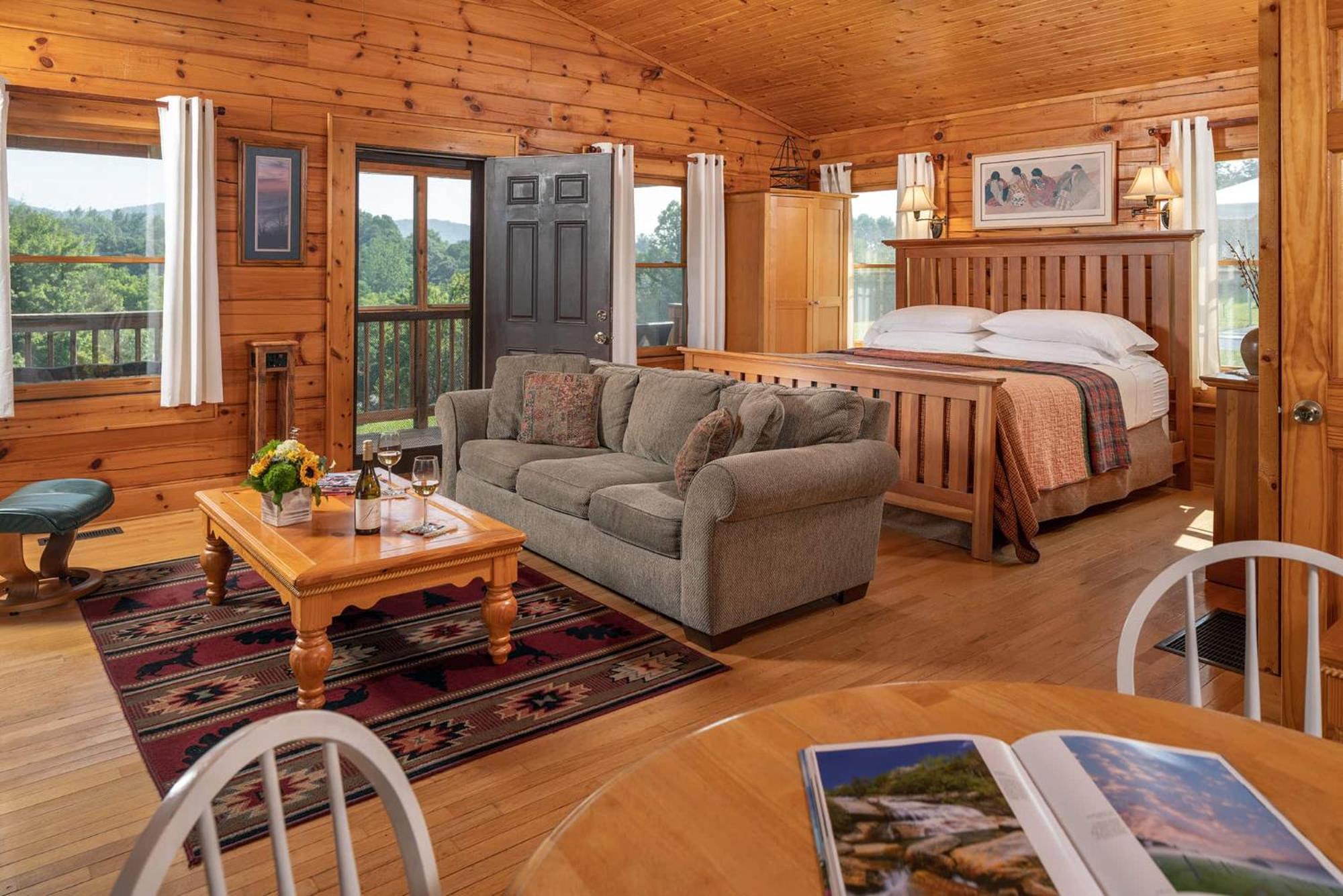 Engadine Inn And Cabins Candler エクステリア 写真