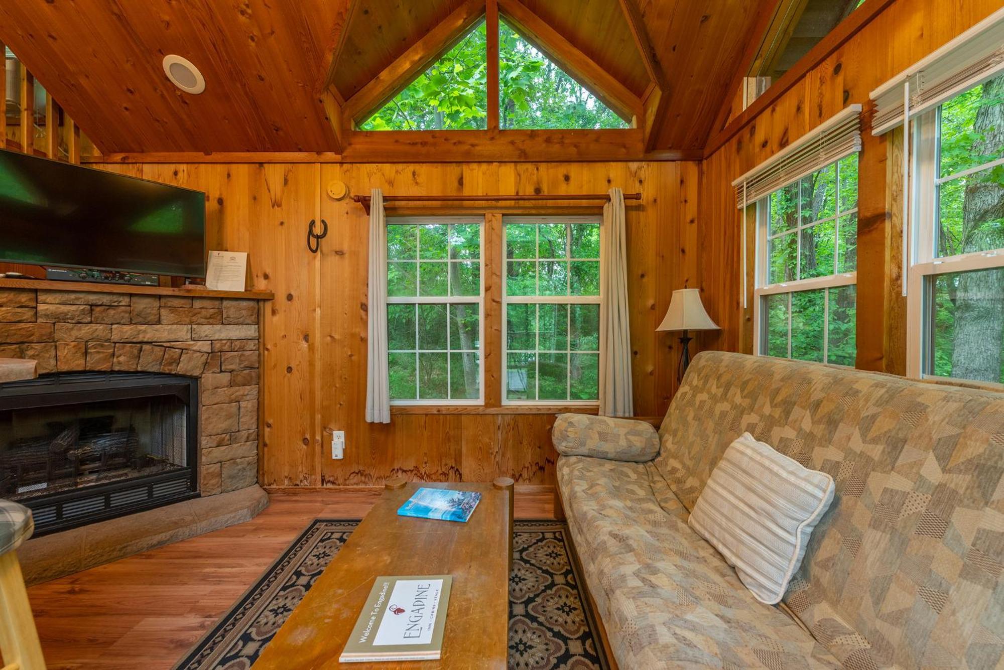 Engadine Inn And Cabins Candler エクステリア 写真