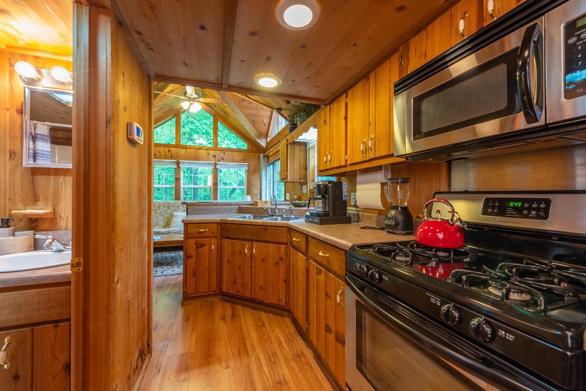 Engadine Inn And Cabins Candler エクステリア 写真